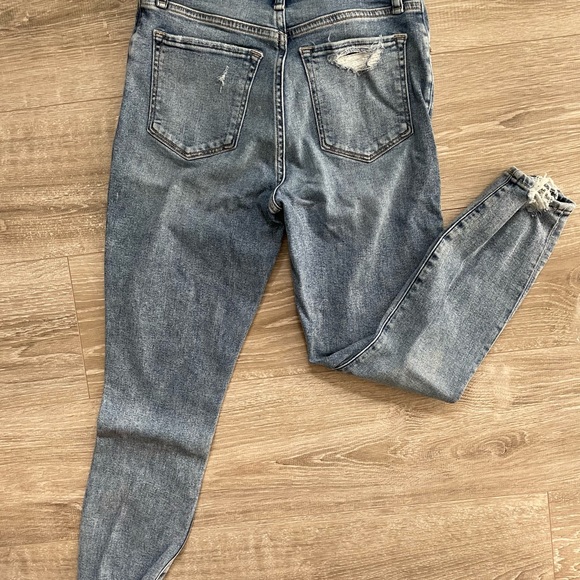 Abercrombie High Rise Jeans - Picture 3 of 3